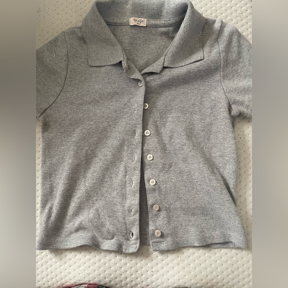 cropped grey top